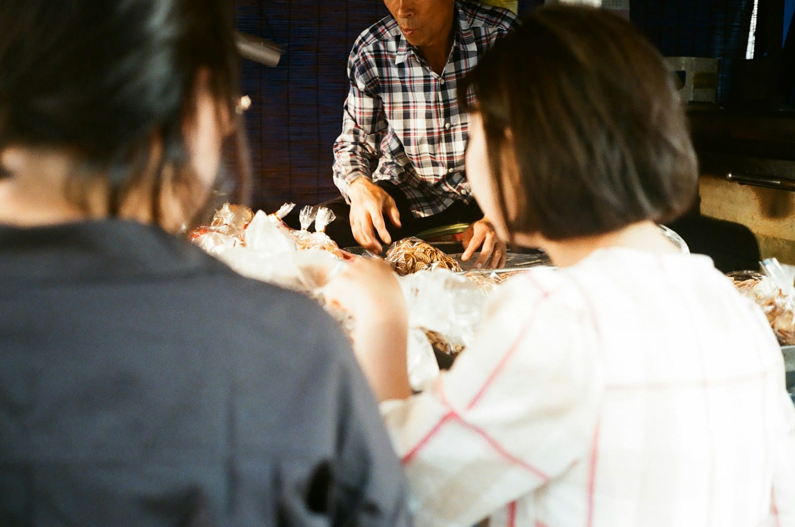 woman wearing white long-sleeved shirt